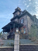20th Mar 2019 - The haunted manor. 