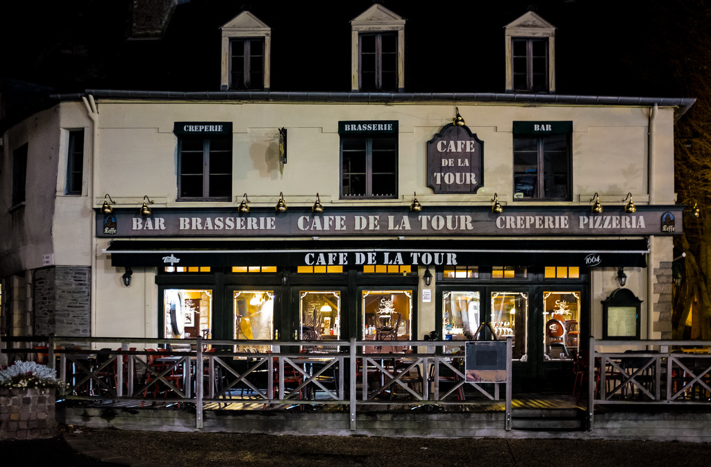 Café de la Tour... by vignouse