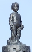 28th Mar 2019 - Statue to commemorate Barnsley's mining heritage