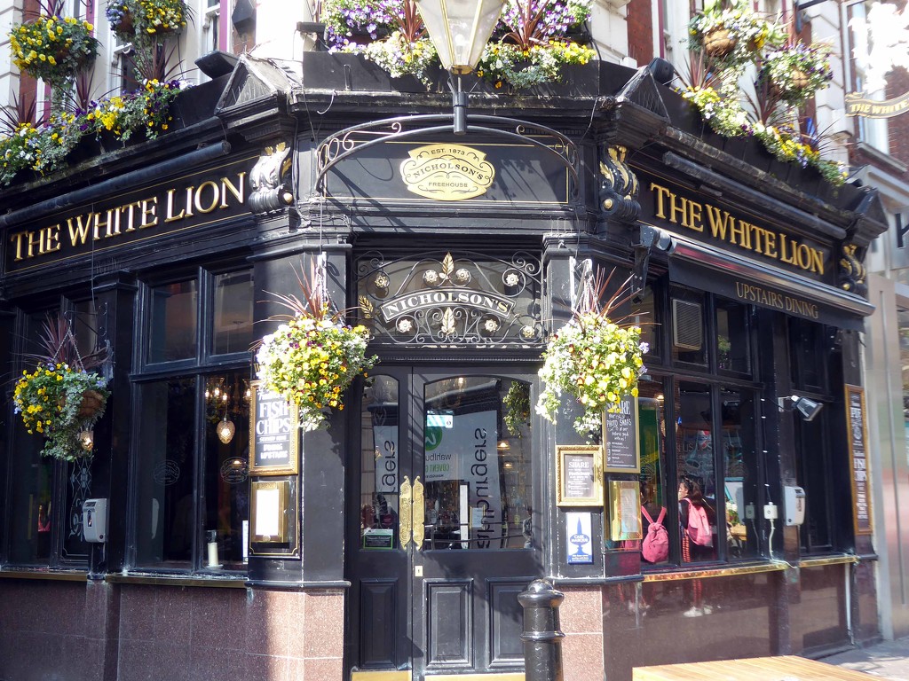 London Pub by cmp