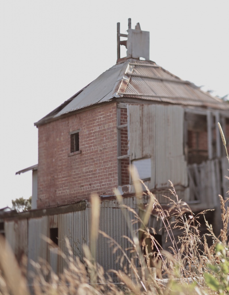 old shed (possibly an oast house) Phillip Island by lbmcshutter