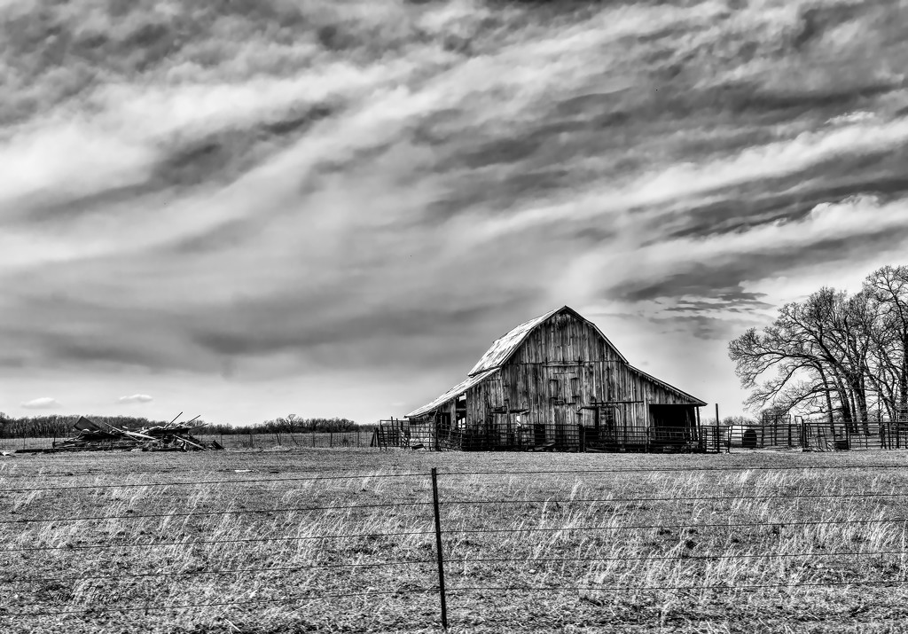Barn on the prairie  by samae