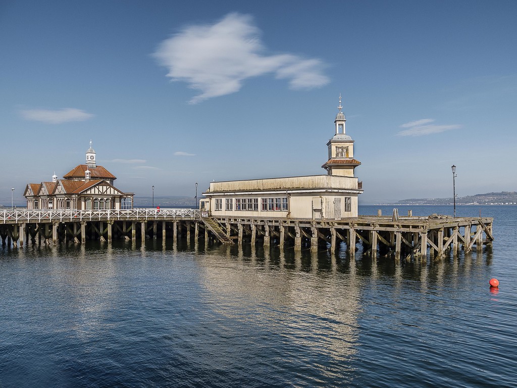 Dunoon Pier. by gamelee