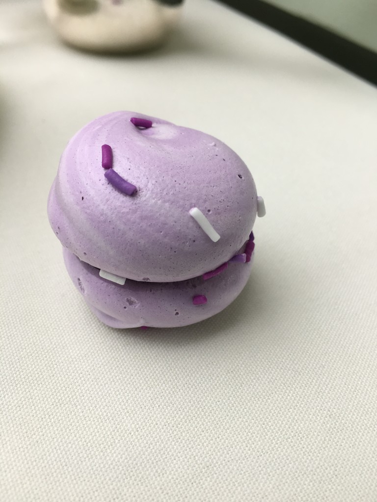 Macaroon  by clay88