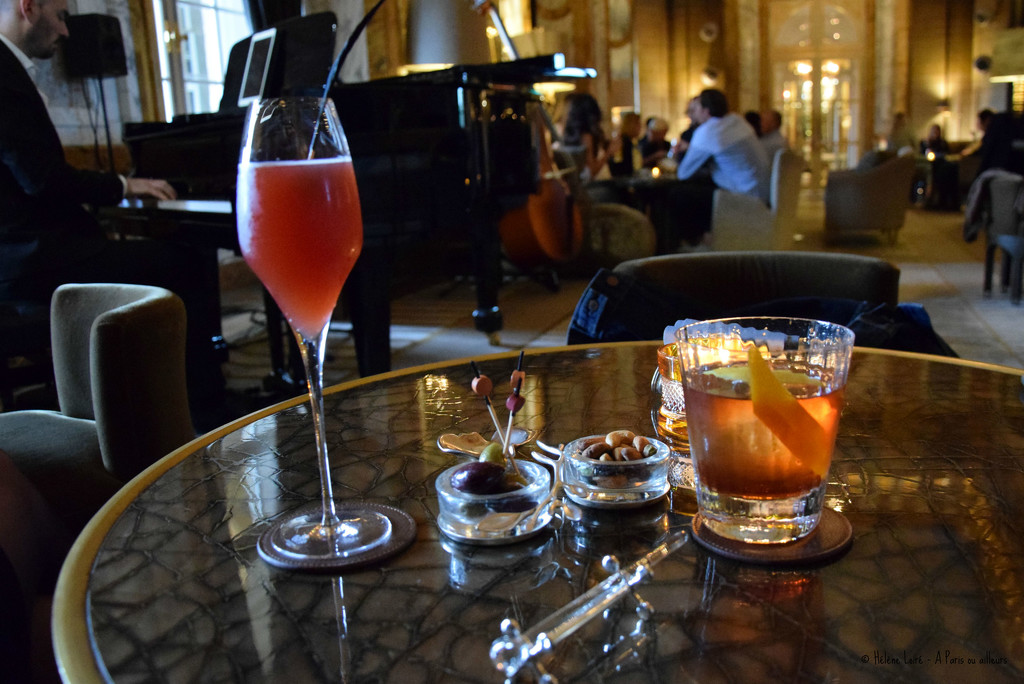 cocktails at Le Crillon by parisouailleurs