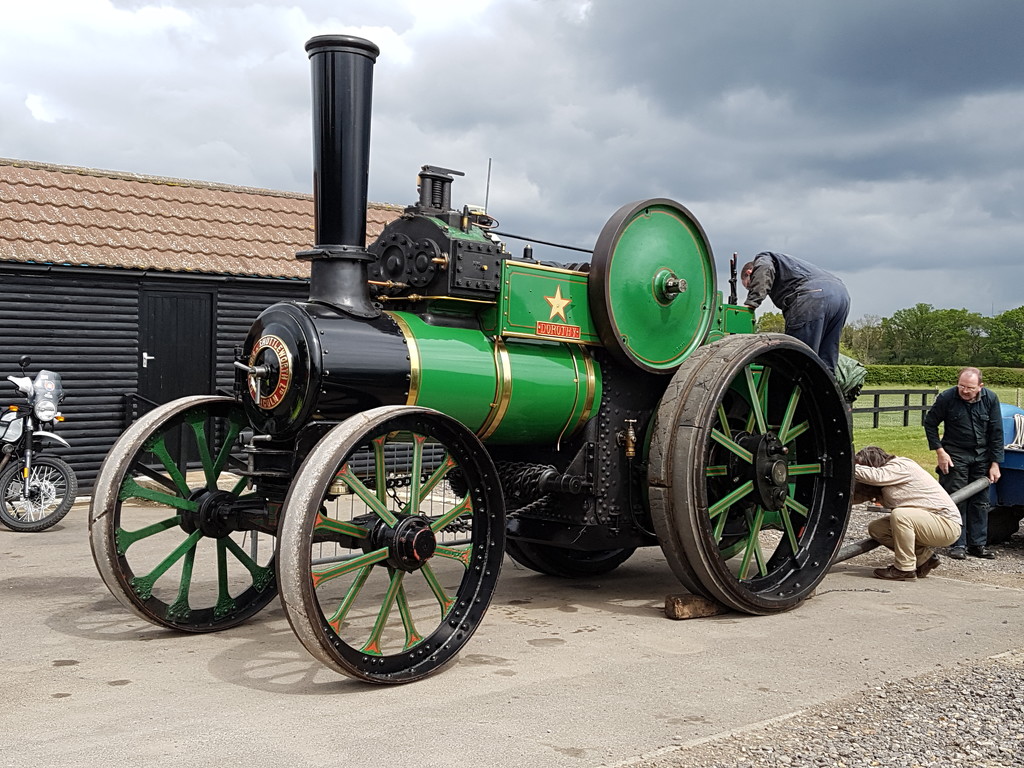 Traction engine  by rosiekind