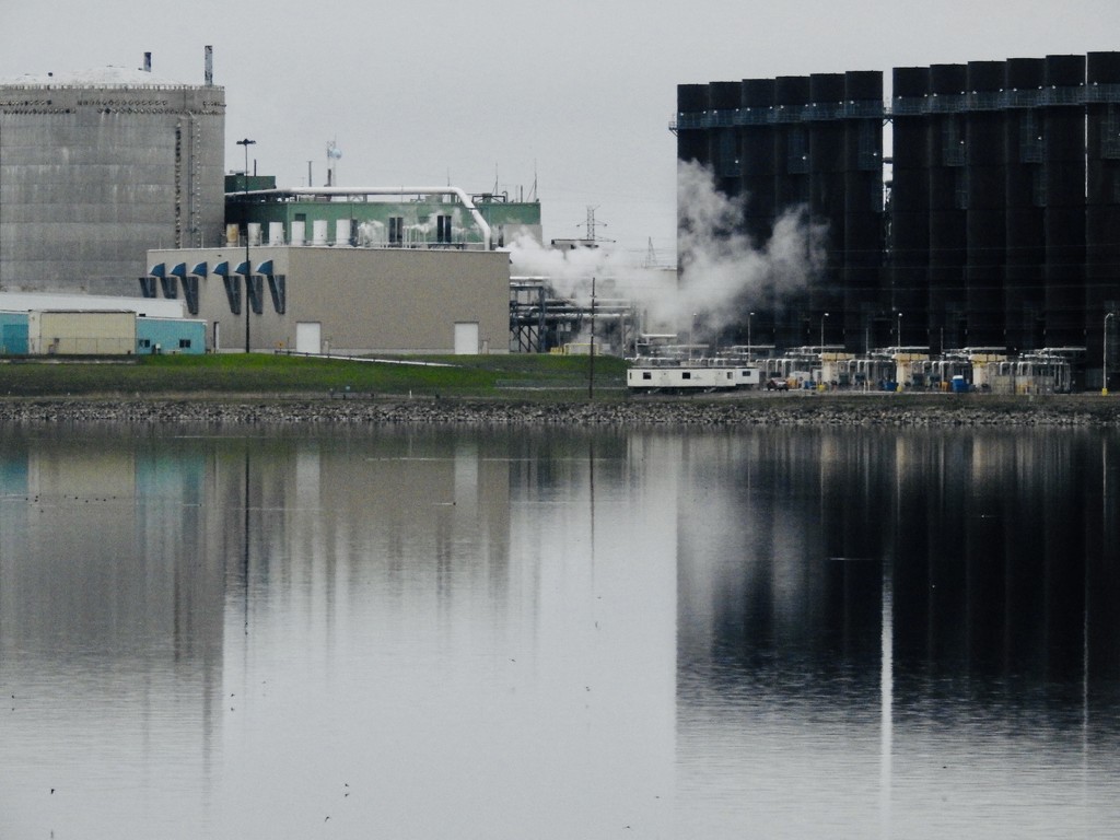 Industrial reflection  by amyk