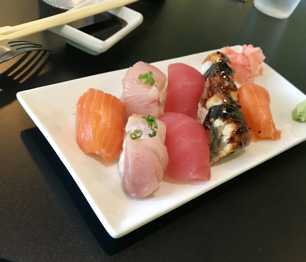 Sushi with sister  by samae