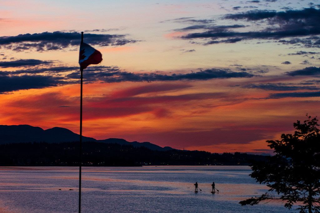 Sunset Paddlers by kwind