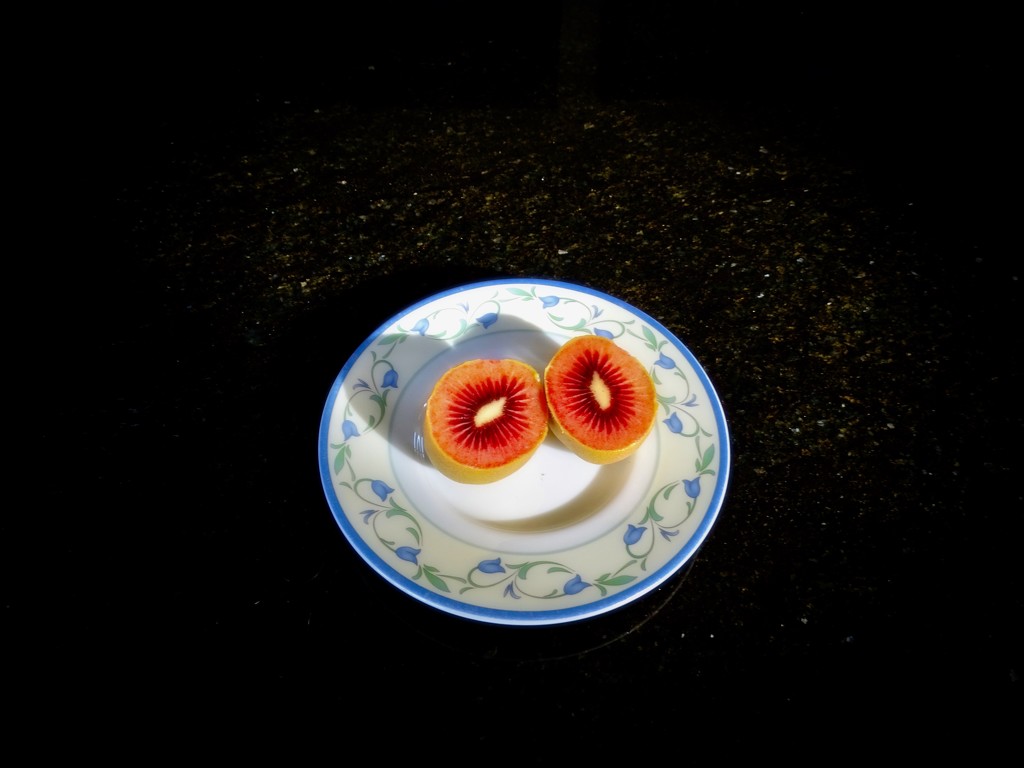 Kiwifruit by maggiemae