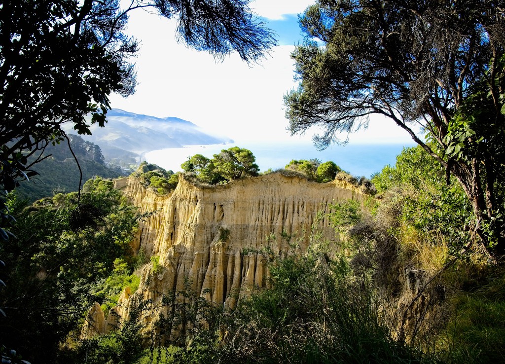 Cathedral cliffs by kiwinanna