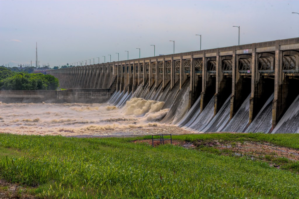Grand River Dam - pray it holds  by samae