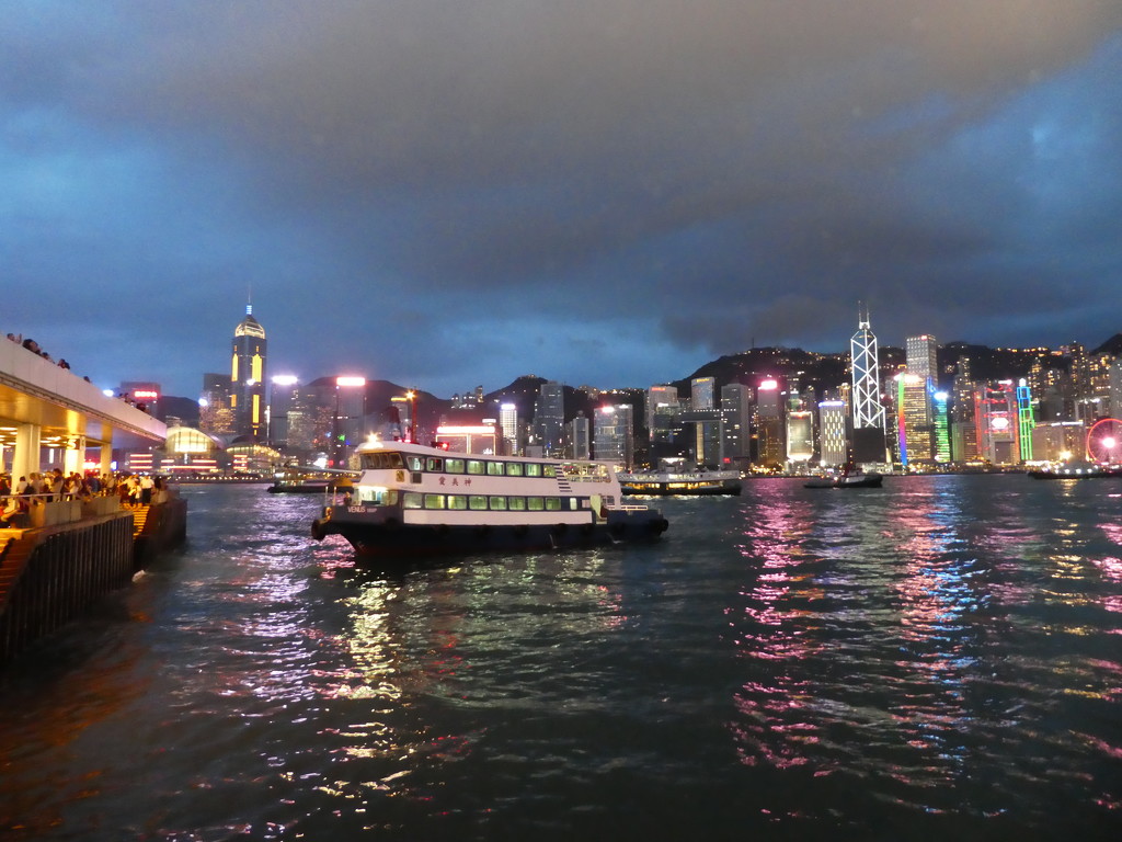 Victoria Harbour Hong Kong by cmp