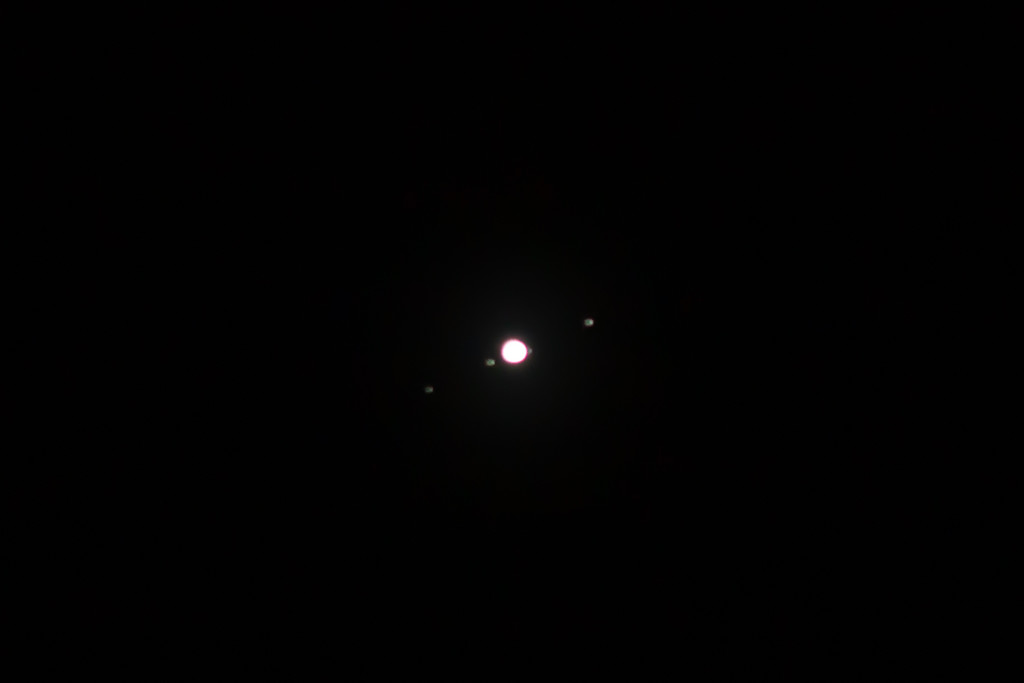 Jupiter with 4 moons by lindasees