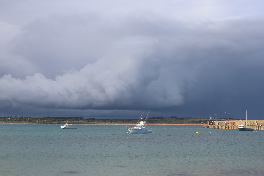 Storm rolling in by gilbertwood