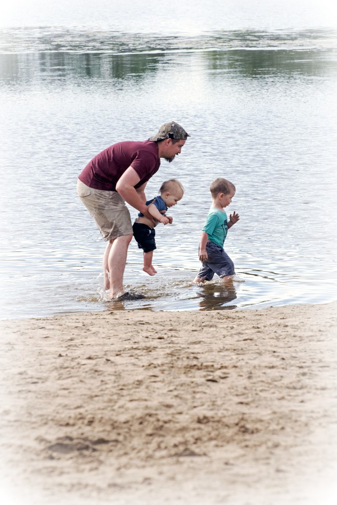 Father's Day at the Beach by farmreporter