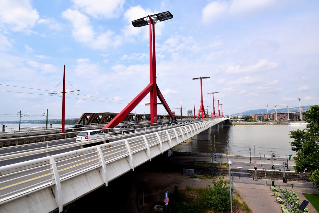 Budapest's southernmost bridge by kork