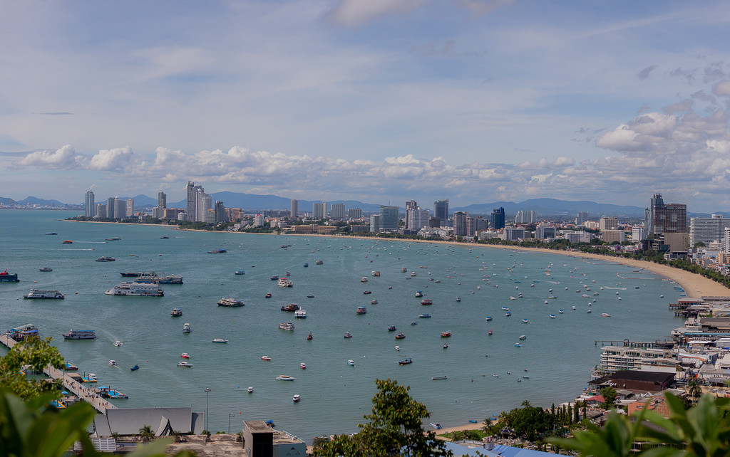 Pattaya Bay by lumpiniman