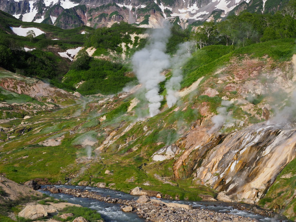 Valley of Geysers by phmlq