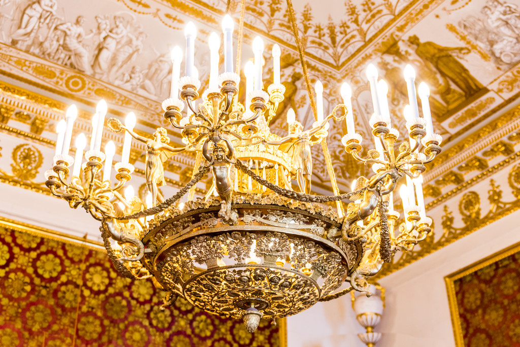 Fancy Light Fixture at Yusupov Palace by kwind