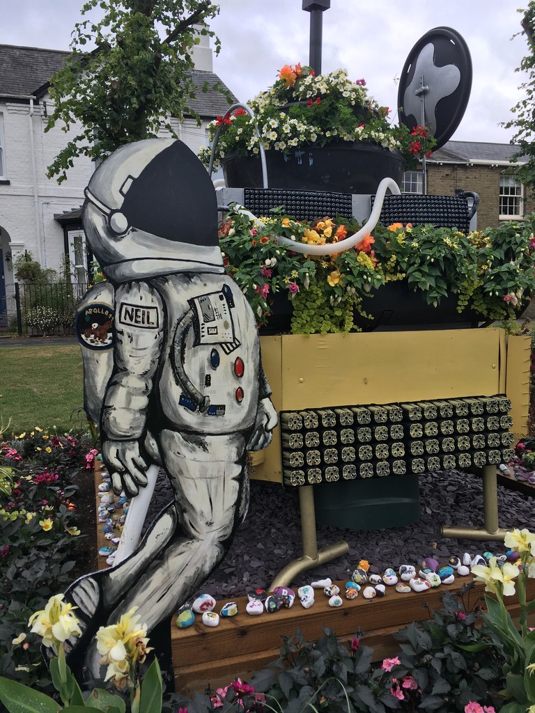 Huntingdon's tribute to the moon landing by 365anne