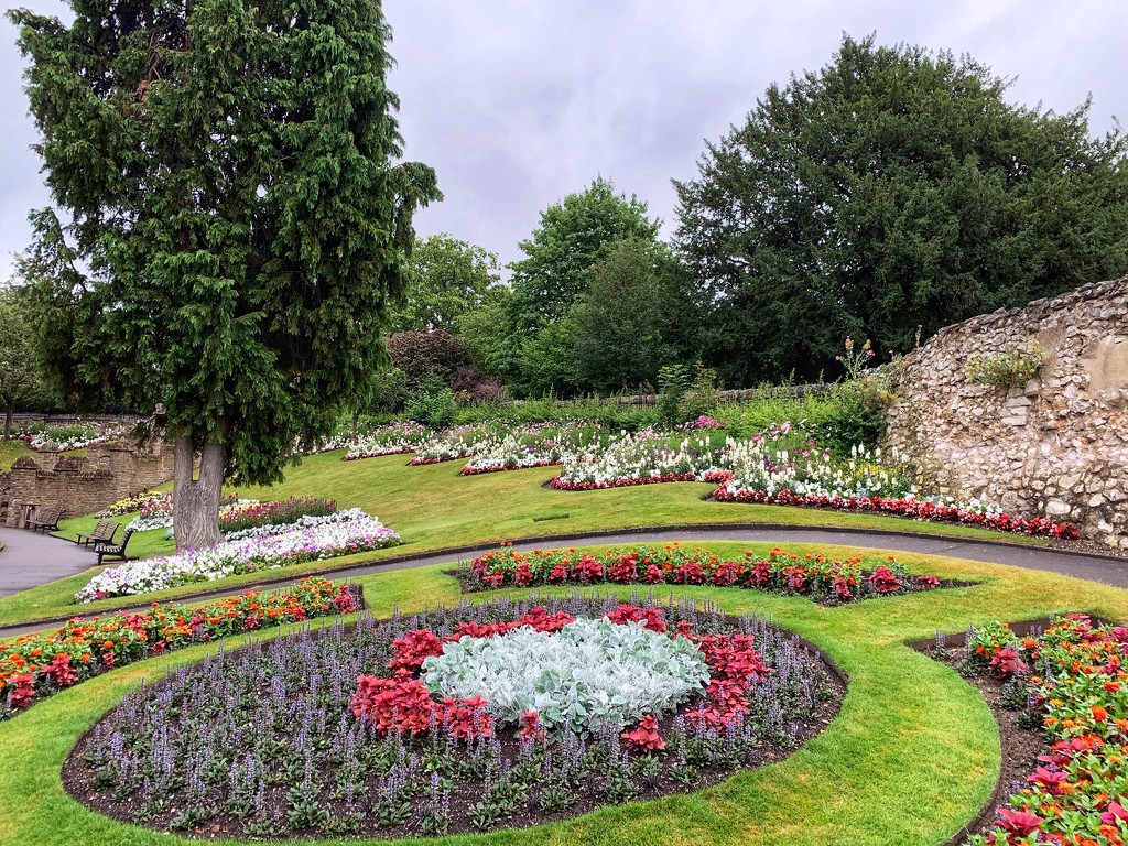 Guildford Castle Grounds by mattjcuk