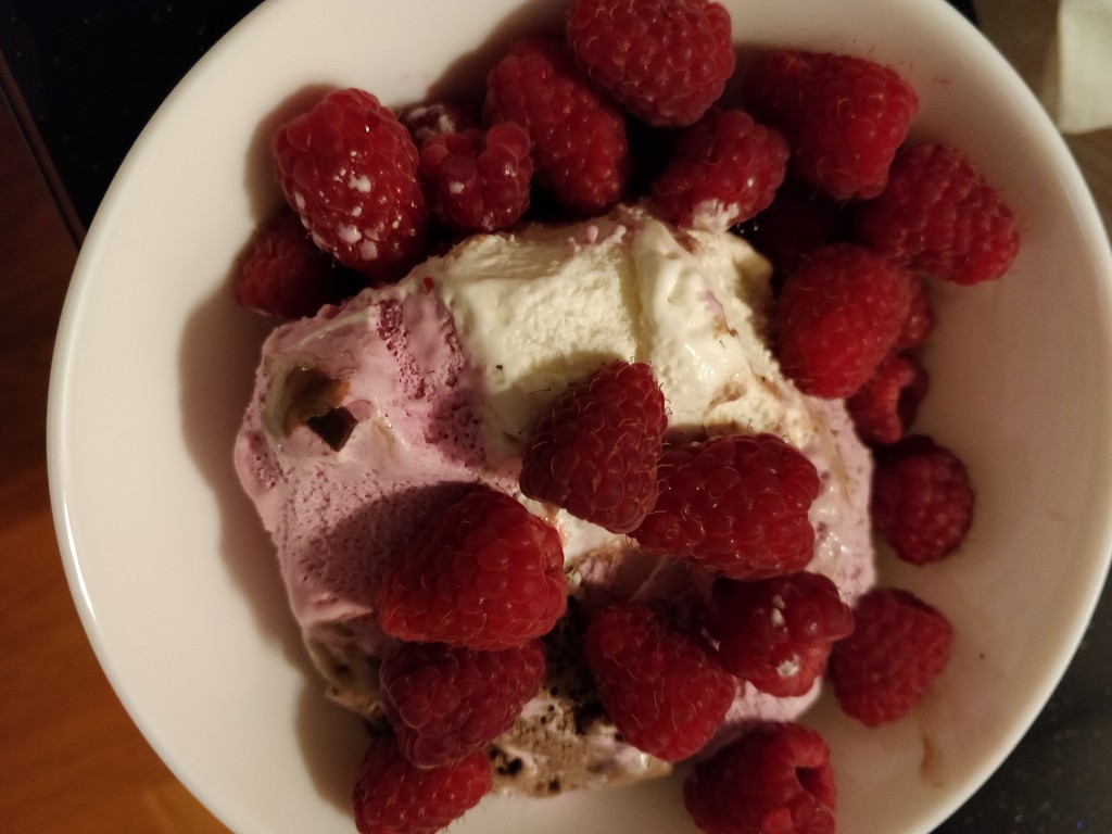 Ice cream by violetlady