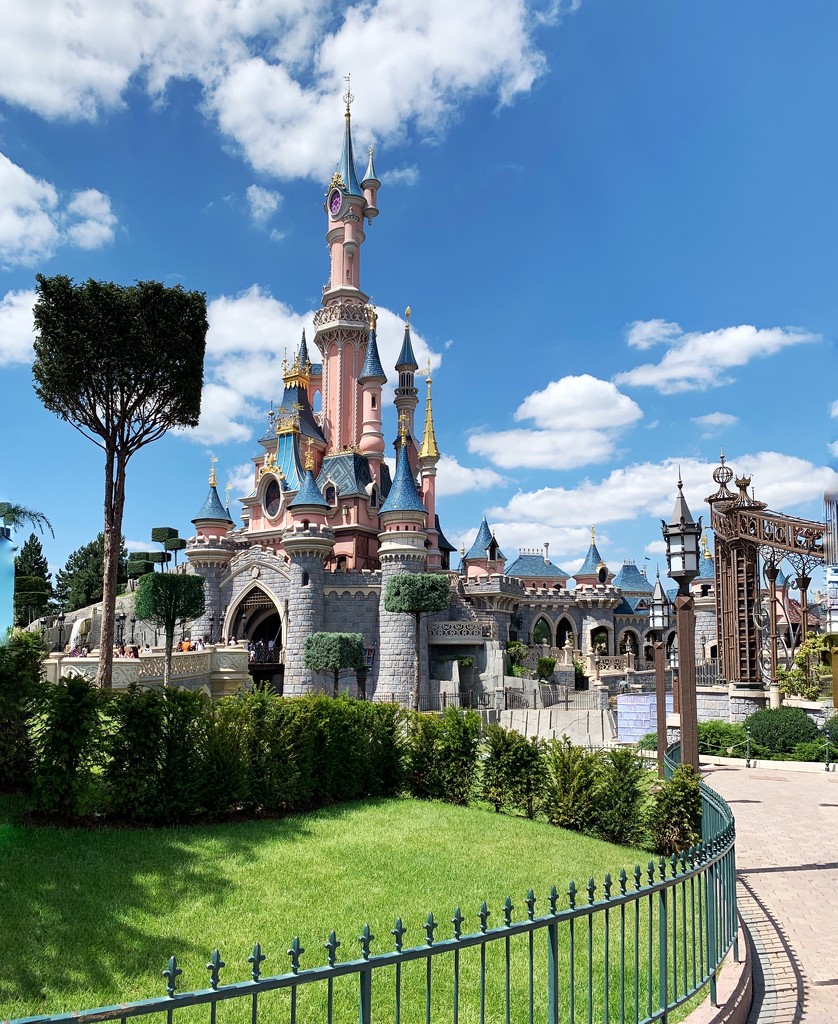 Disneyland Paris  by tinley23