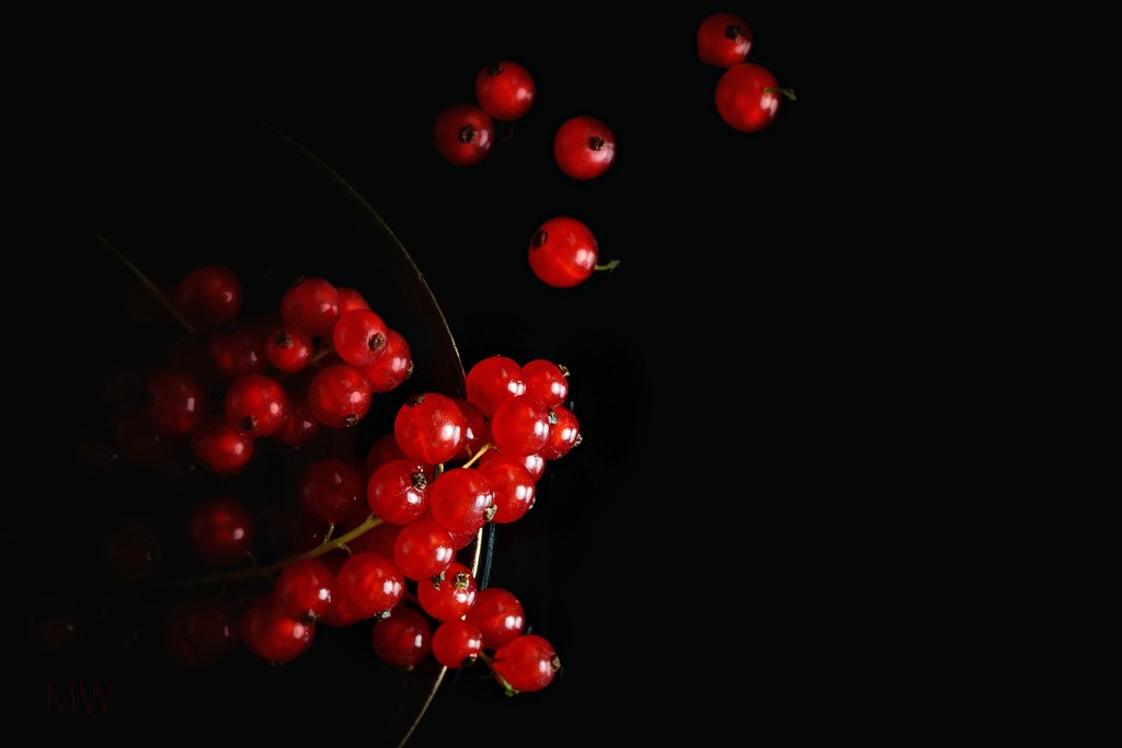 2019-08-02 red currants by mona65