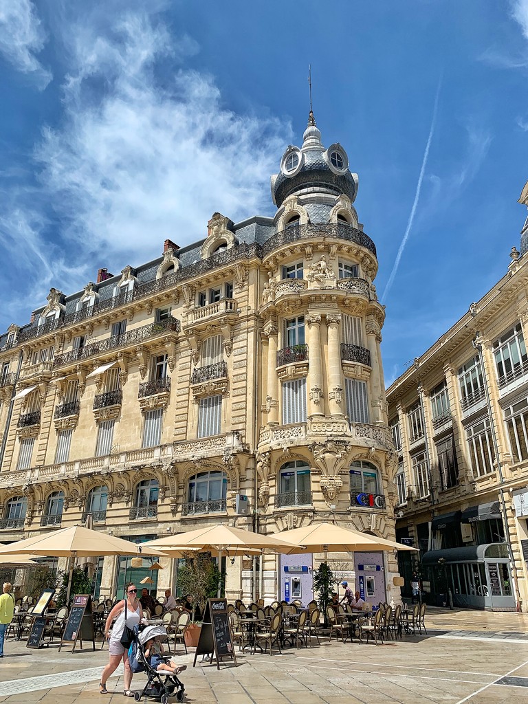 Montpellier building.  by cocobella