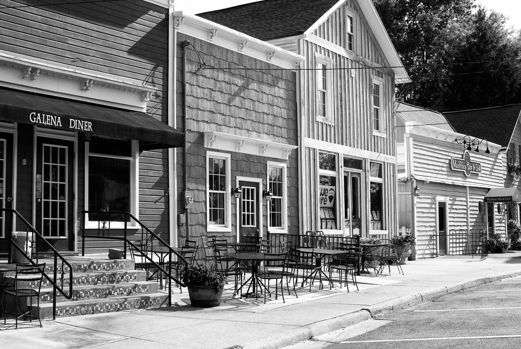 Center of Town - Galena, Oh. by ggshearron