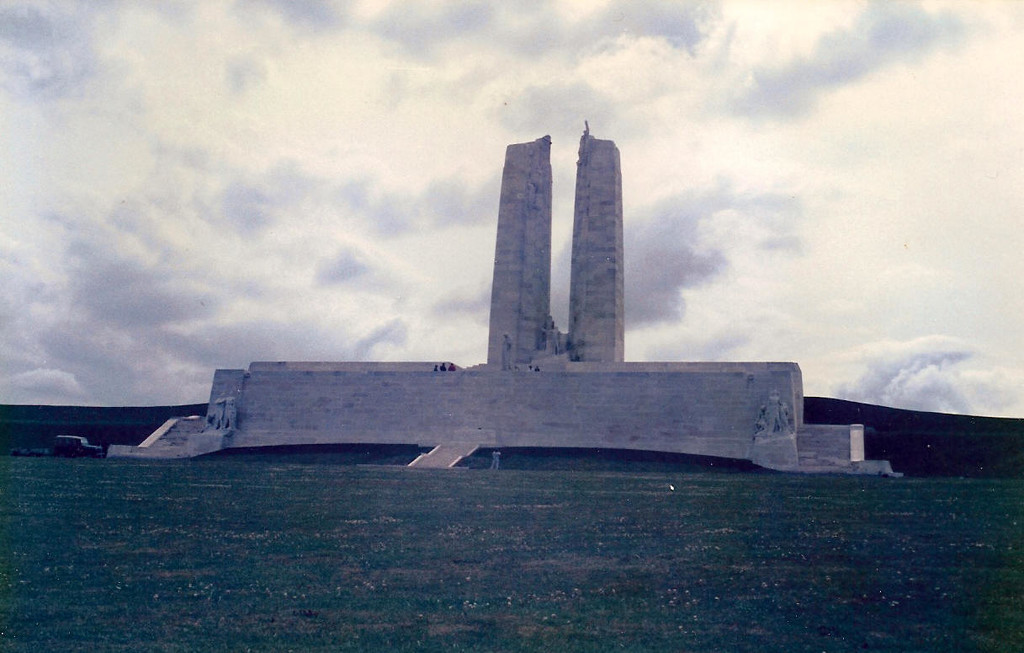 Vimy Memorial 1986 by spanishliz