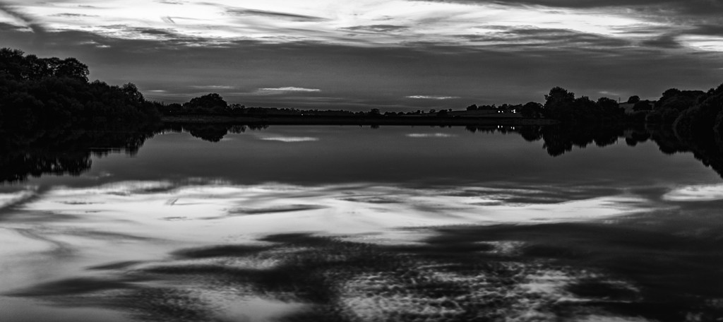Refections after sunset. by gamelee