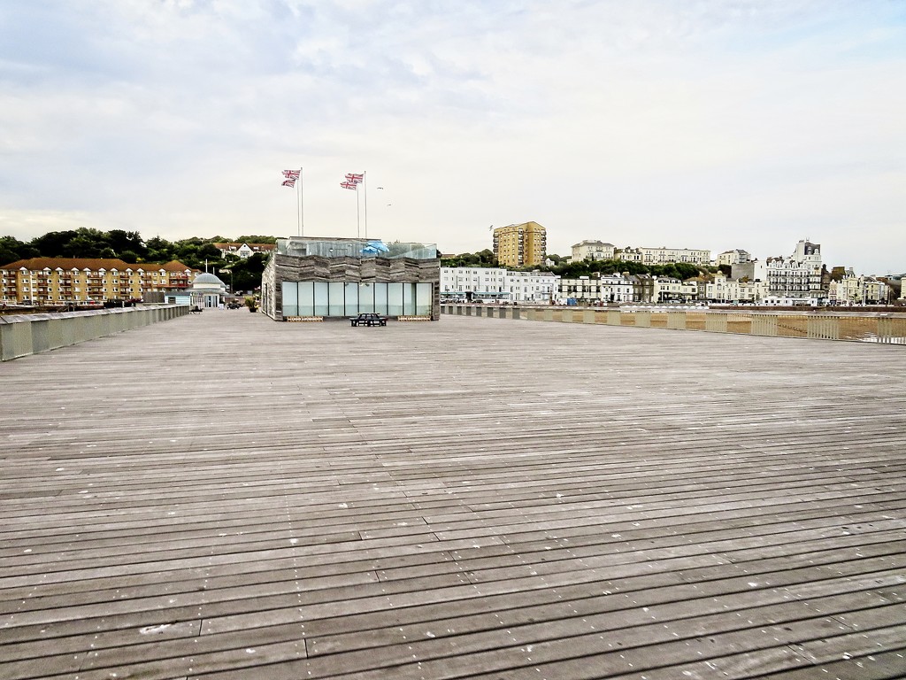 Hastings Pier by billyboy
