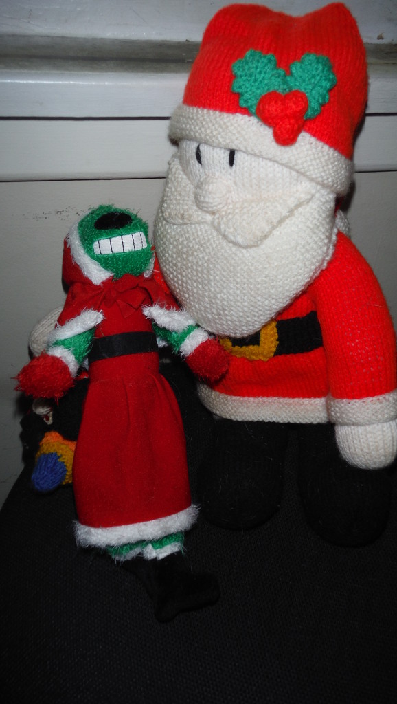 Santa and Grinch Ready for Christmas by spanishliz