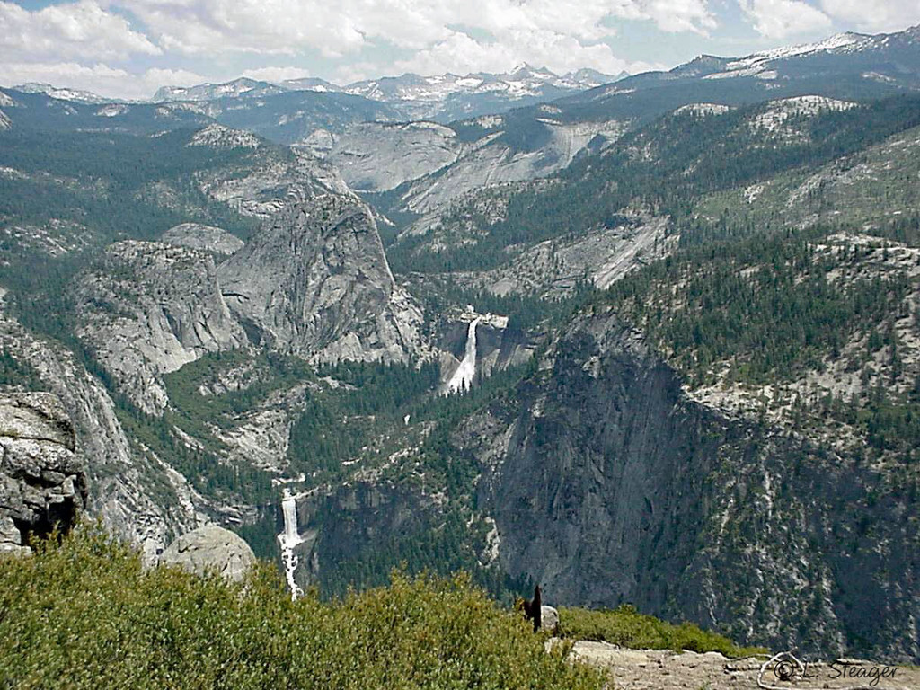 Upper Yosemite CA by larrysphotos
