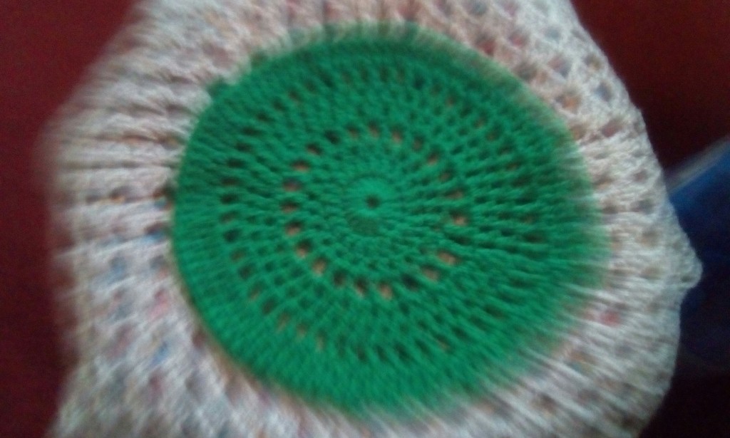 Crochet in grey and dark green.  by grace55