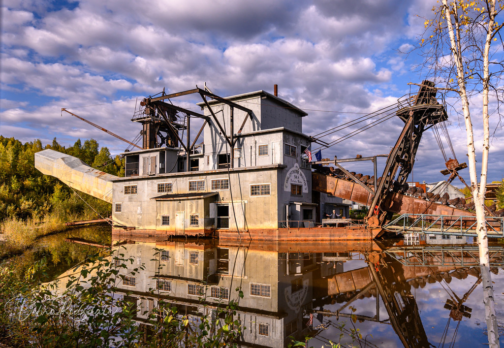 Gold Dredge No.8 (1928 - 1959) by dridsdale