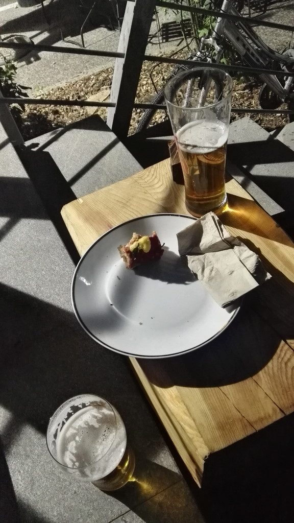beer and vegan food by zardz