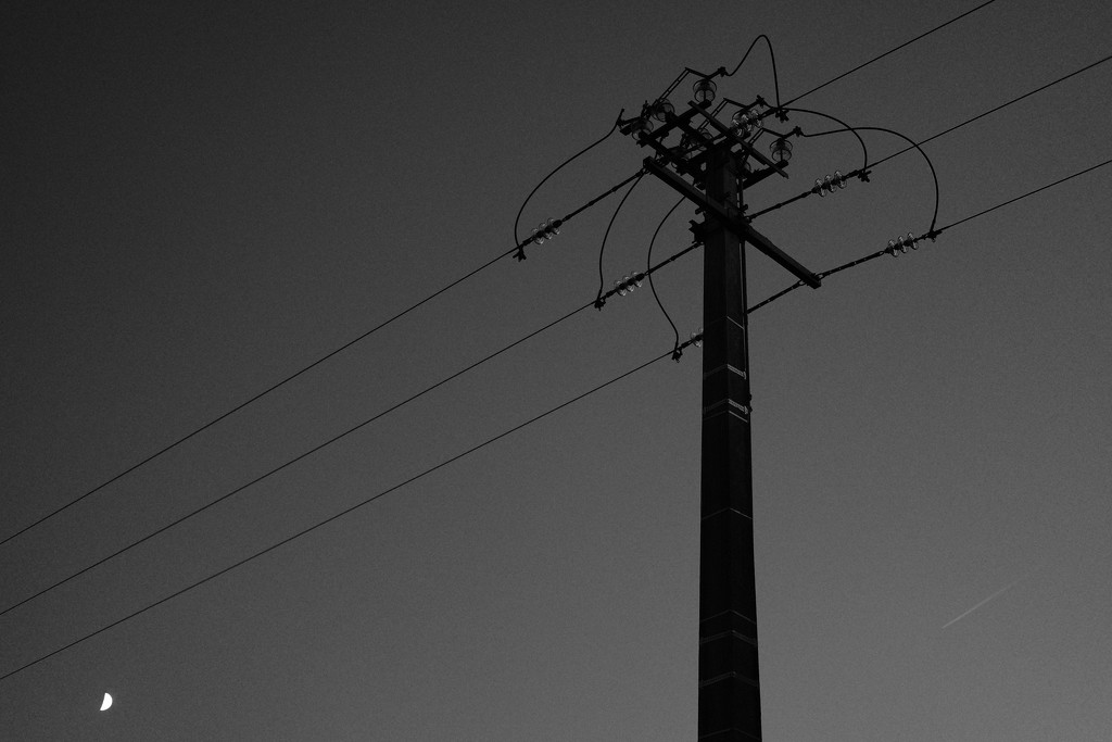 NF-SOOC Day 8: Power Pole, Moon and Airplane... by vignouse