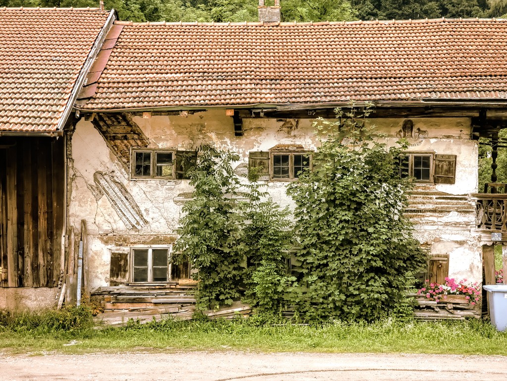 An old house in Bavaria by ludwigsdiana
