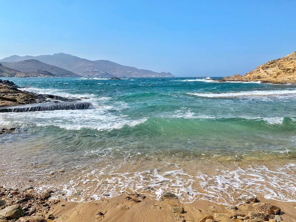 Waves and wind in Ftelias.  by cocobella