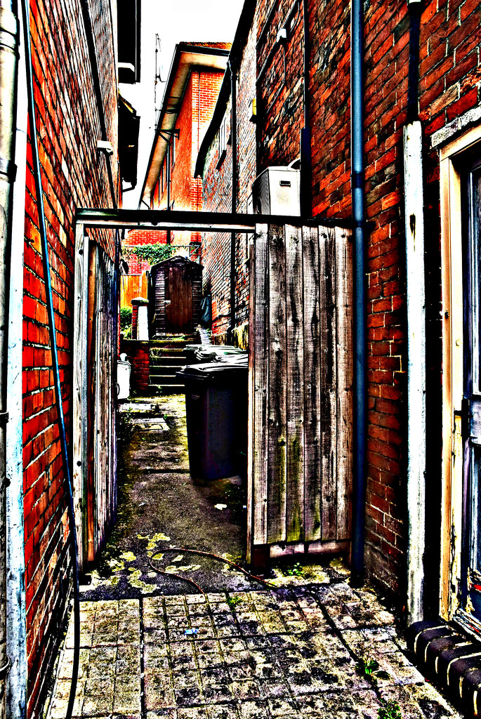 Back alley by ianmetcalfe