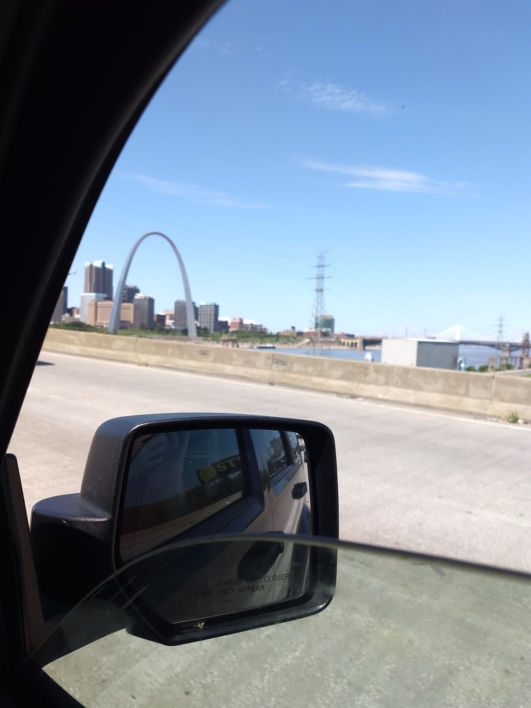 St. Louis Arch Drive-by by cjwhite