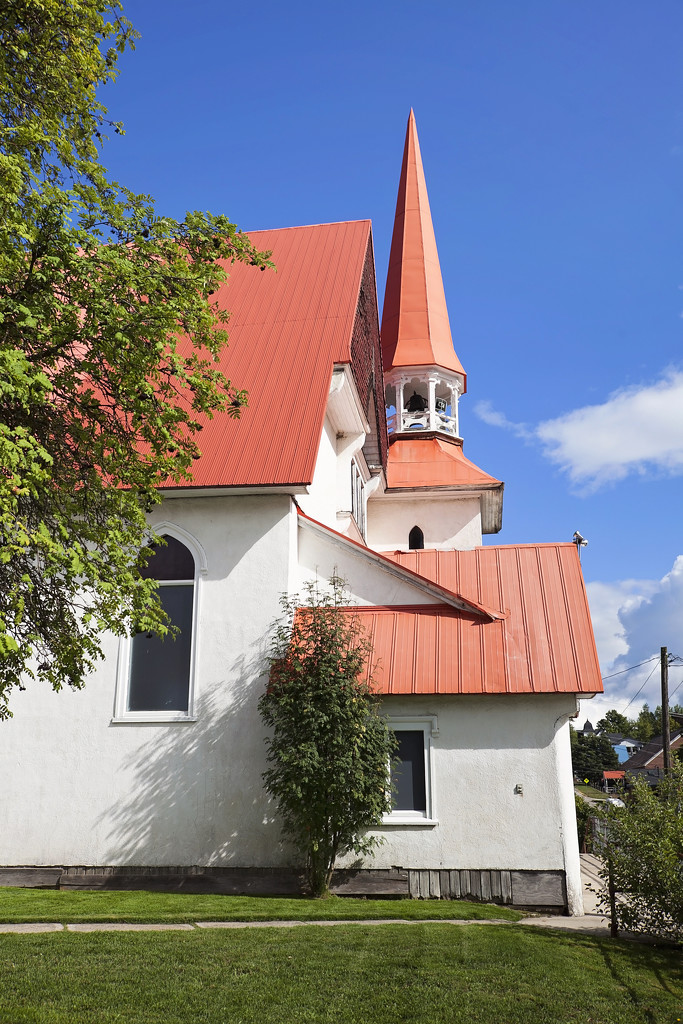The Red Roofed church by kiwichick