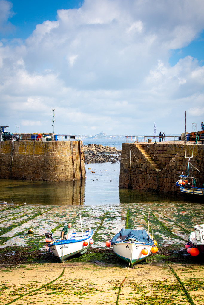 Mousehole Harbour by swillinbillyflynn