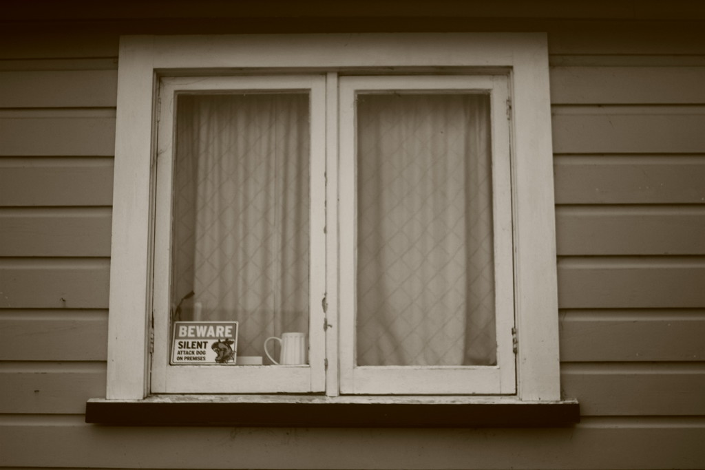 window with a message by kali66