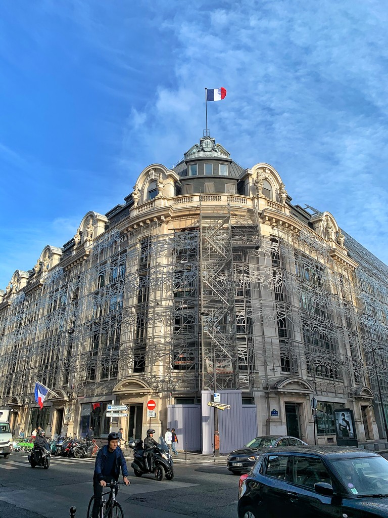 The Haussmann building in disguise  by cocobella