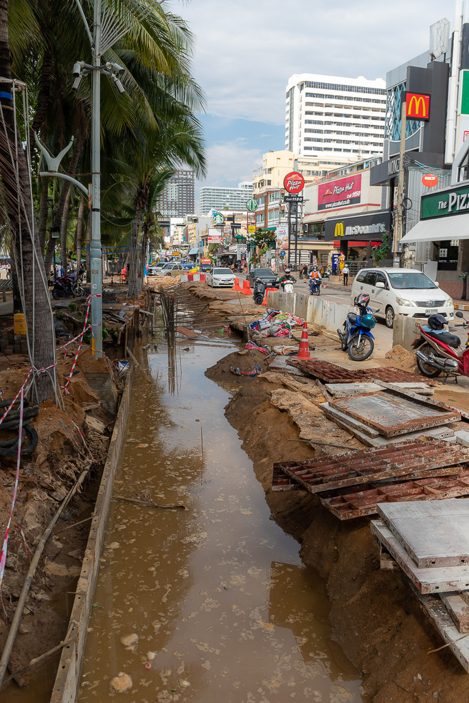 Roadworks after the Heavy Rain by lumpiniman