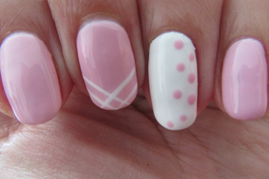 Pink and white by lellie